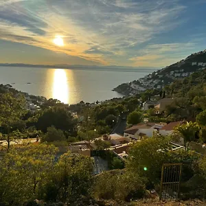 Avec Piscine Et Magnifique Vue Villa